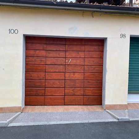 8+8 Appartamento Con Garage Livorno Luaran gambar